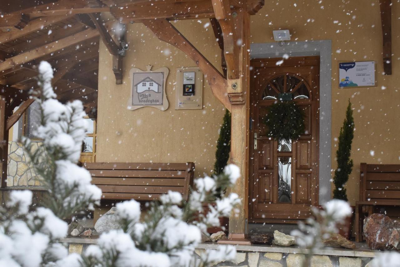 Tiszafa Vendeghaz Szentgal Hotel Екстериор снимка