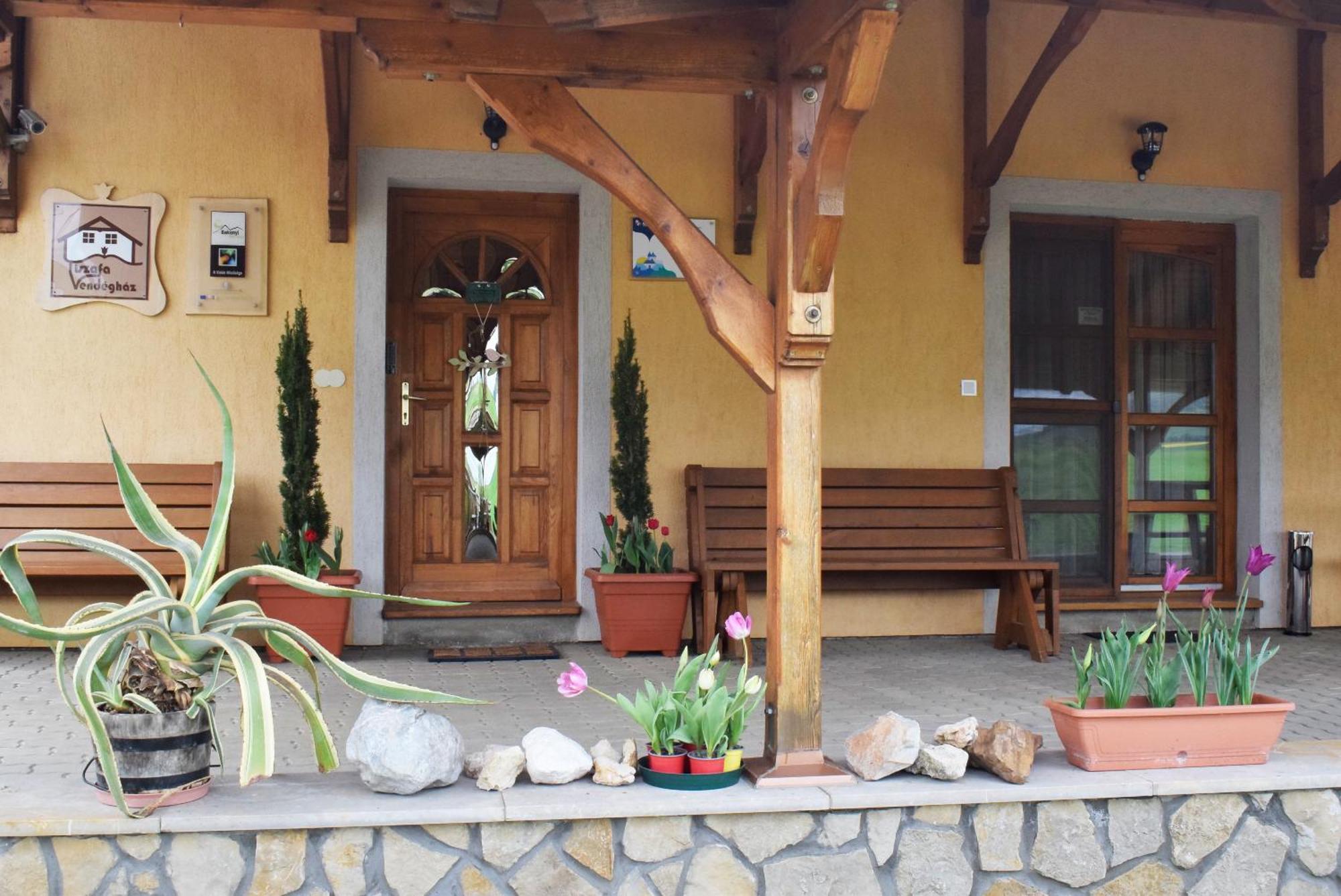 Tiszafa Vendeghaz Szentgal Hotel Екстериор снимка
